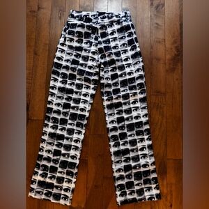 Eyes pants